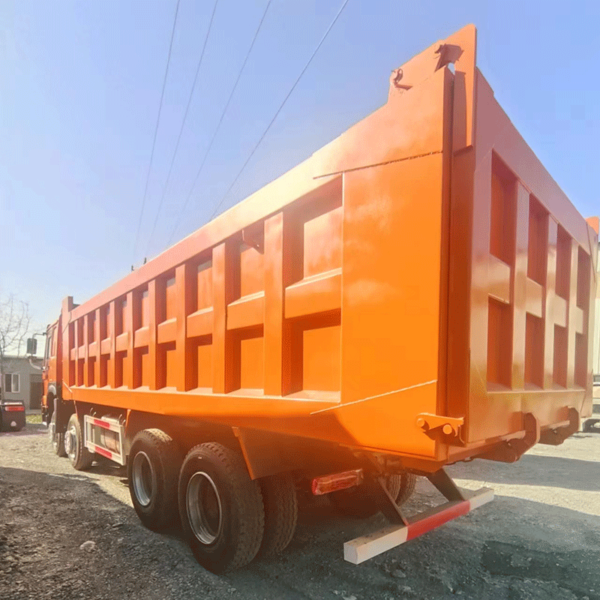 TIANMU-TM375  HOWO 375 8X4 Fuel Steel Plate Suspension Manual （Orange model） - Image 3