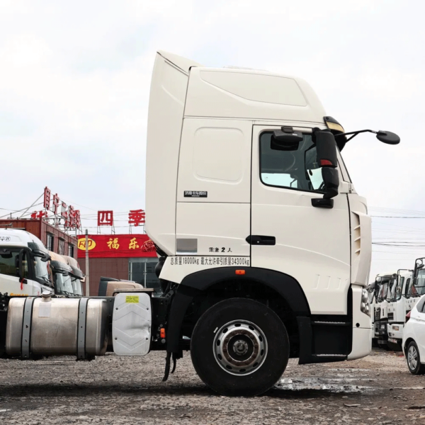 TIANMU-TT002 Sinotruck HOWO Sitrak C7h T7540 4X2 New and 0km Used Tractor Truck Tractor Head for Sale Africa - Image 3
